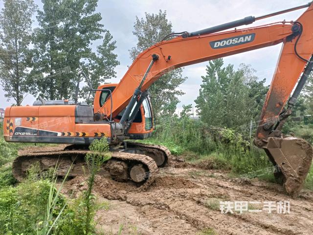 驾驶室整体（整机外观）