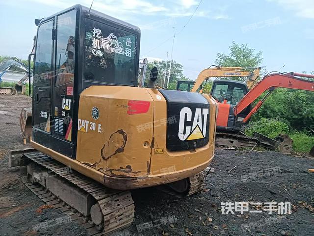 整機(jī)右后45°(整機(jī)外觀) 整機(jī)右后45°(整機(jī)外觀)