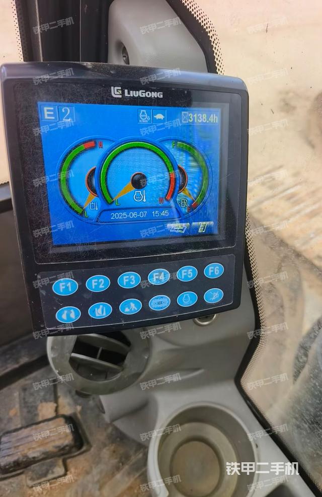 駕駛室整體（整機(jī)外觀）