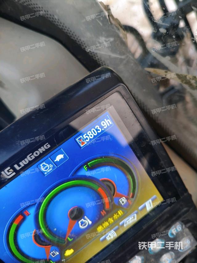 駕駛室整體（整機外觀）