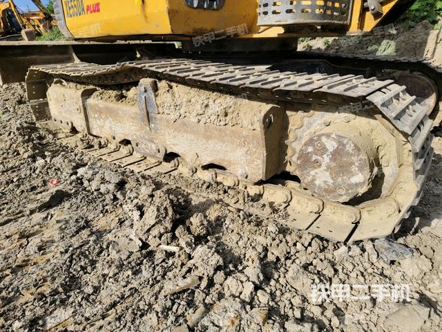 左侧履带整体 （行走机构）