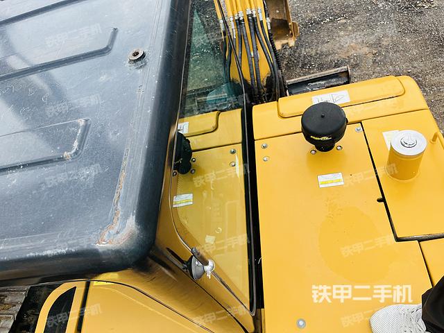 駕駛室頂部(整機外觀) 駕駛室頂部(整機外觀)