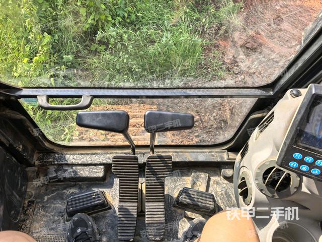 座椅右側(cè)控制臺/鑰匙門/油門/含右手柄（駕駛室部分）