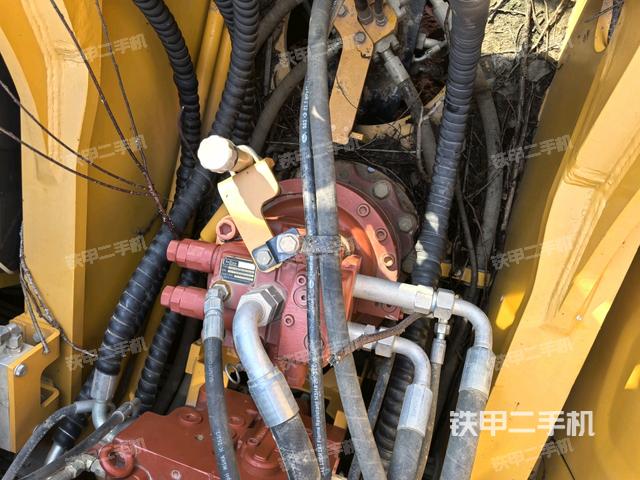 回轉(zhuǎn)馬達（上車部件）