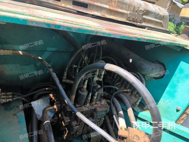 駕駛室頂部俯視（上車(chē)部件）