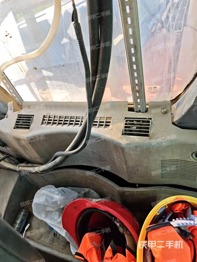 座椅后部（駕駛室部分）