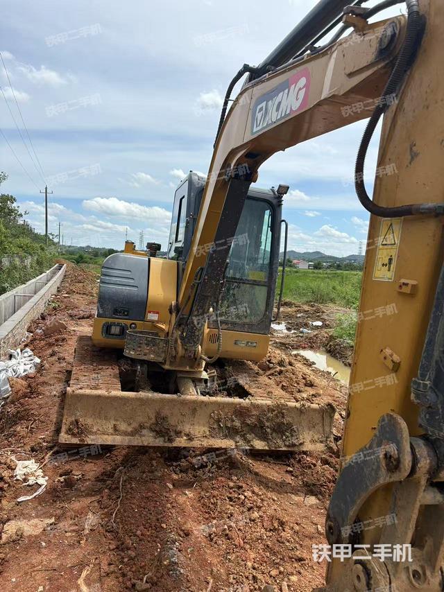 整機右后45°（整機外觀）