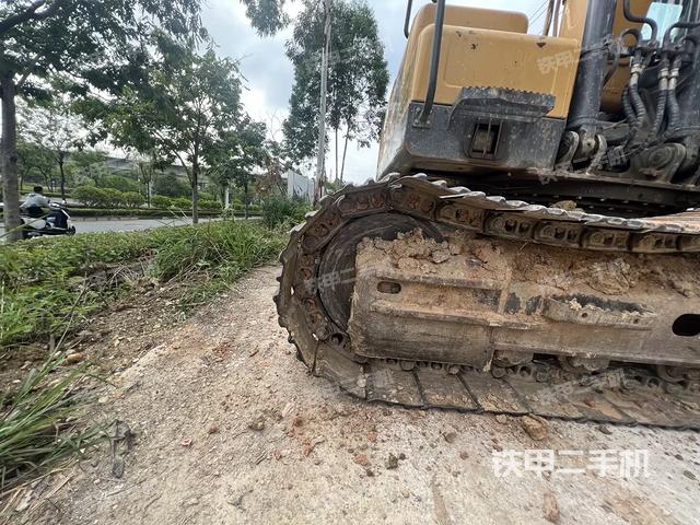 單側(cè)履帶整體（整機(jī)外觀）