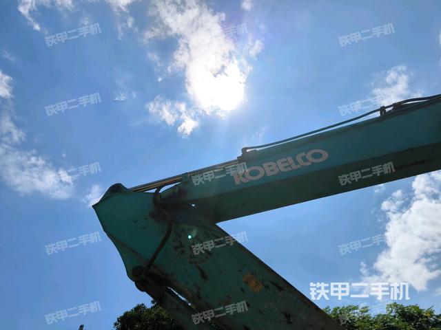 大臂油缸整體?豎拍（工作和回轉(zhuǎn)裝置）