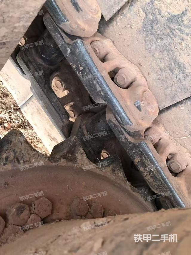 單側(cè)履帶整體（整機(jī)外觀）