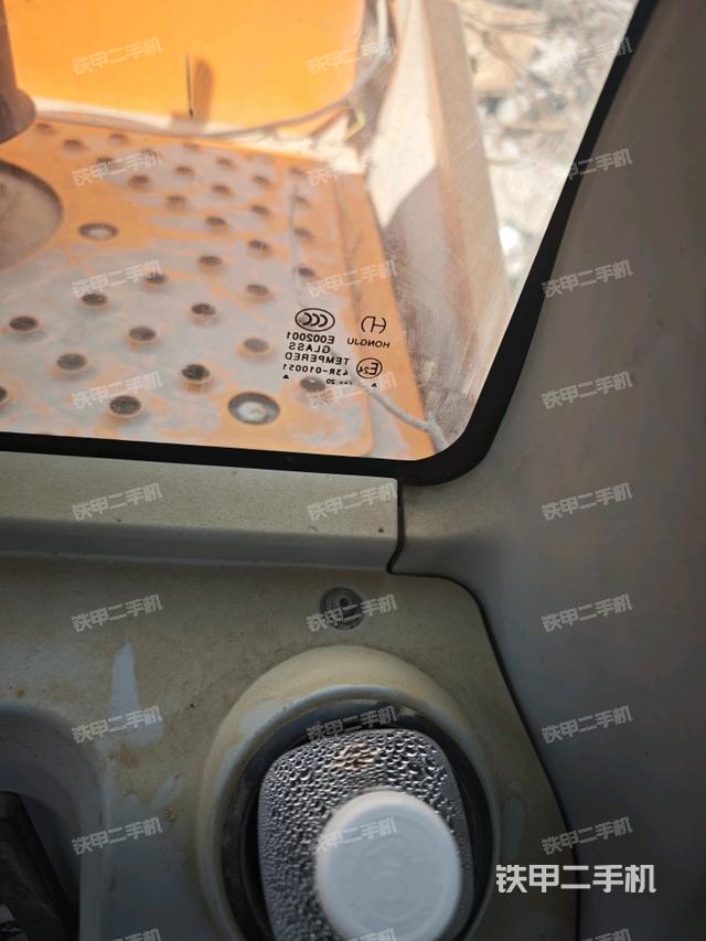 后窗玻璃角標(biāo)（駕駛室部分）