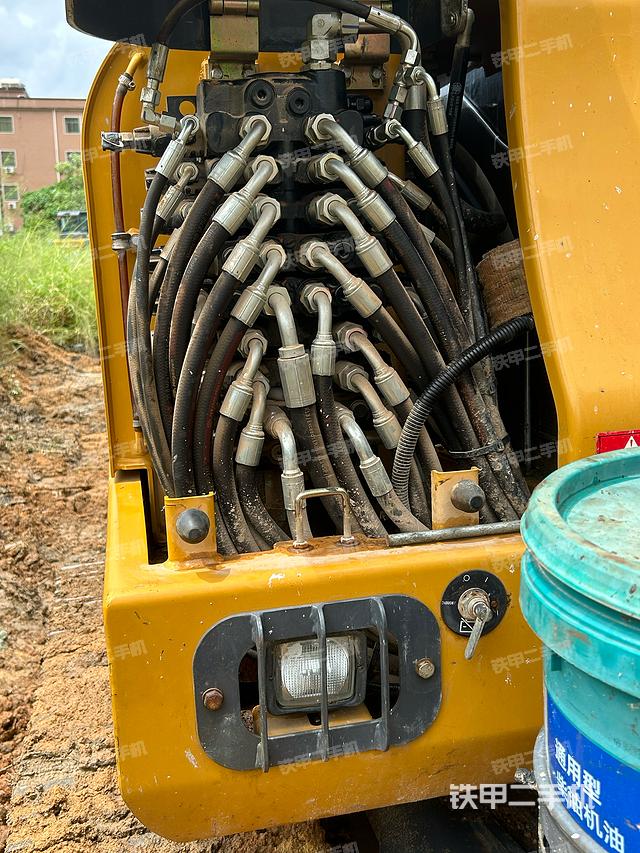 發(fā)動(dòng)機(jī)整體俯視(整機(jī)外觀) 發(fā)動(dòng)機(jī)整體俯視(整機(jī)外觀)