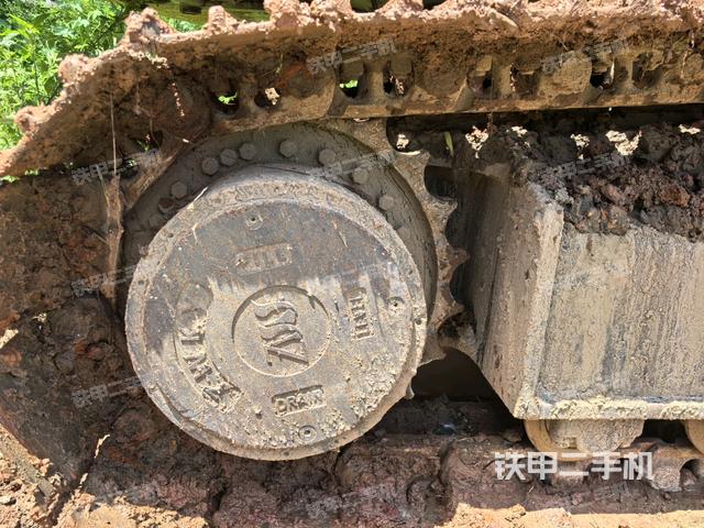 右驱动轮（行走机构）