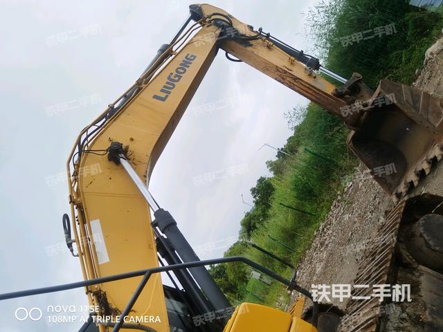 大臂整体 右侧（工作和回转装置）