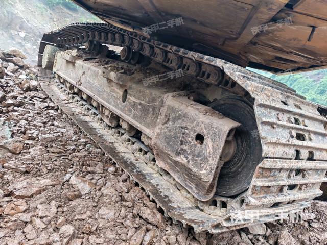 左側履帶整體?（行走機構）