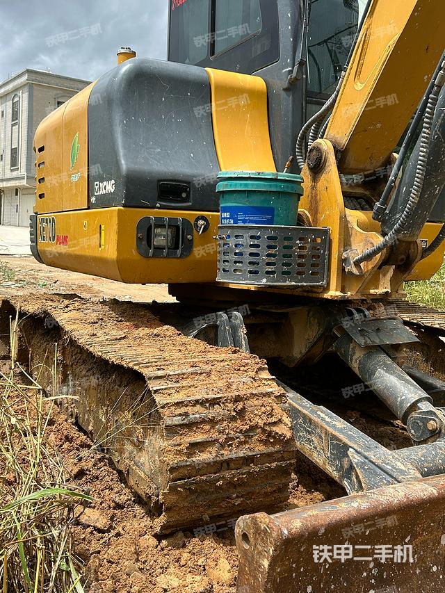 整機(jī)右后45°(整機(jī)外觀) 整機(jī)右后45°(整機(jī)外觀)