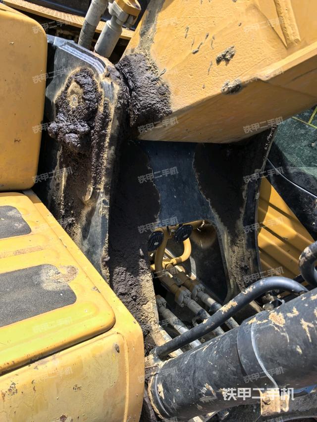 大臂根部 斜视（工作和回转装置）