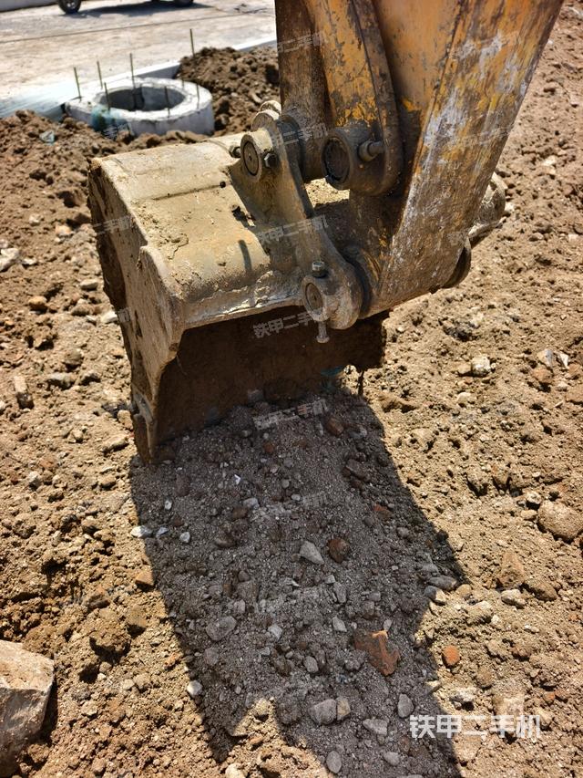 铲斗右后整体（工作和回转装置）