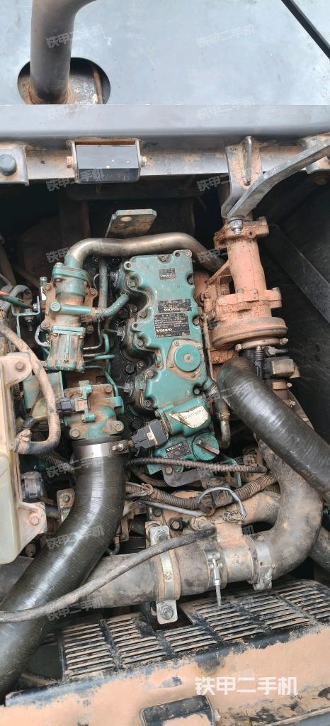 发动机整体俯视(整机外观) 发动机整体俯视(整机外观)