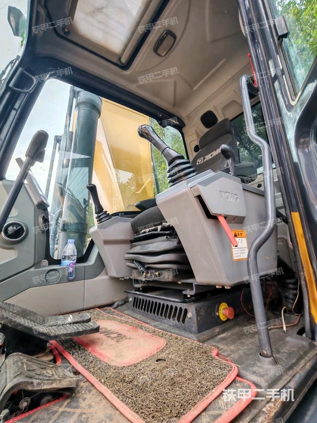 駕駛室整體（整機(jī)外觀）