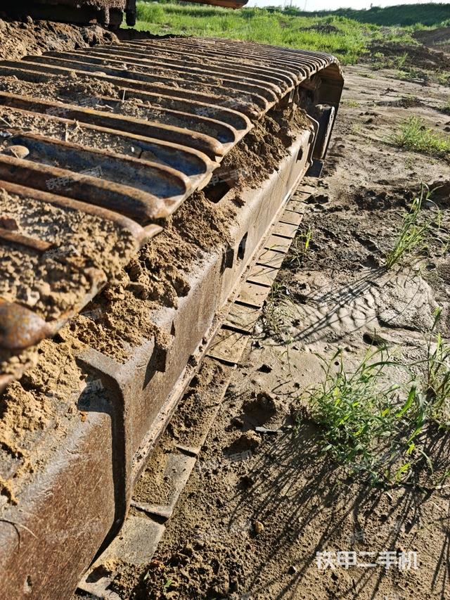 左側(cè)履帶整體?（行走機(jī)構(gòu)）