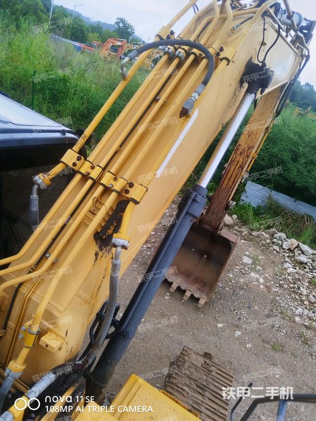 大臂背部俯视（工作和回转装置）