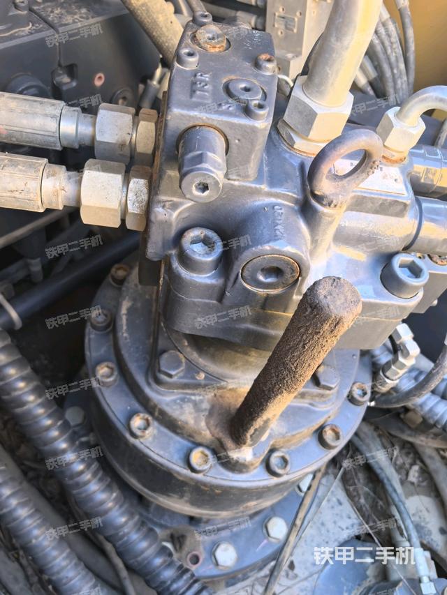 回轉(zhuǎn)馬達(dá)（上車部件）