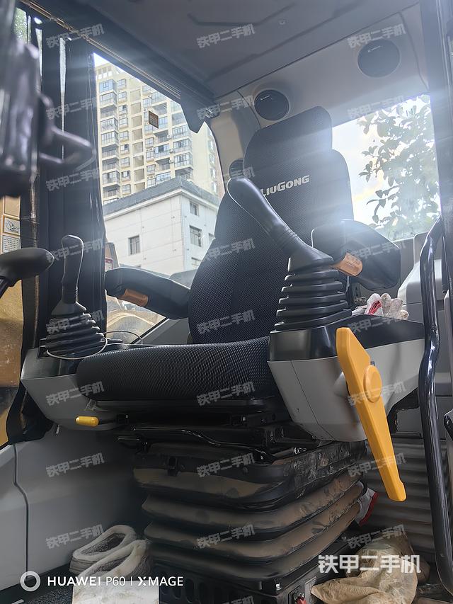 駕駛室整體(整機外觀) 駕駛室整體(整機外觀)