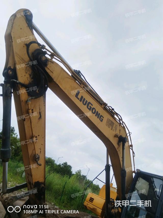 小臂整体右前（工作和回转装置）