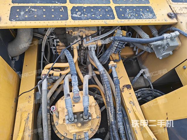 回轉(zhuǎn)馬達(dá)（上車部件）