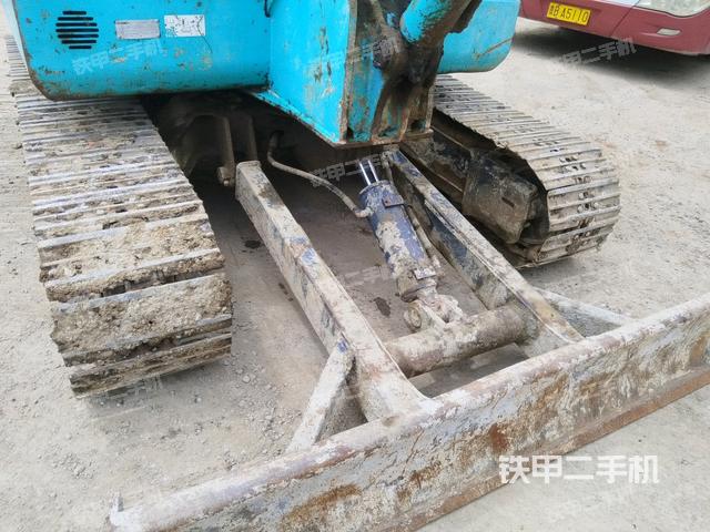 轉(zhuǎn)盤和下車架正前（工作和回轉(zhuǎn)裝置）