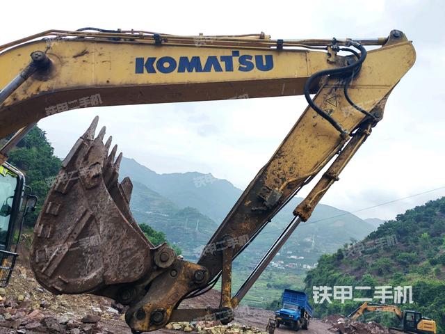 小臂整體左后（工作和回轉裝置）