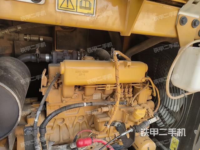 發(fā)動機(jī)整體俯視(整機(jī)外觀) 發(fā)動機(jī)整體俯視(整機(jī)外觀)