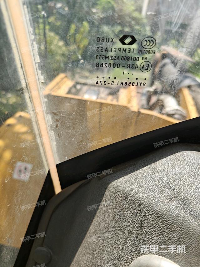 駕駛室內(nèi)部（駕駛室部分）