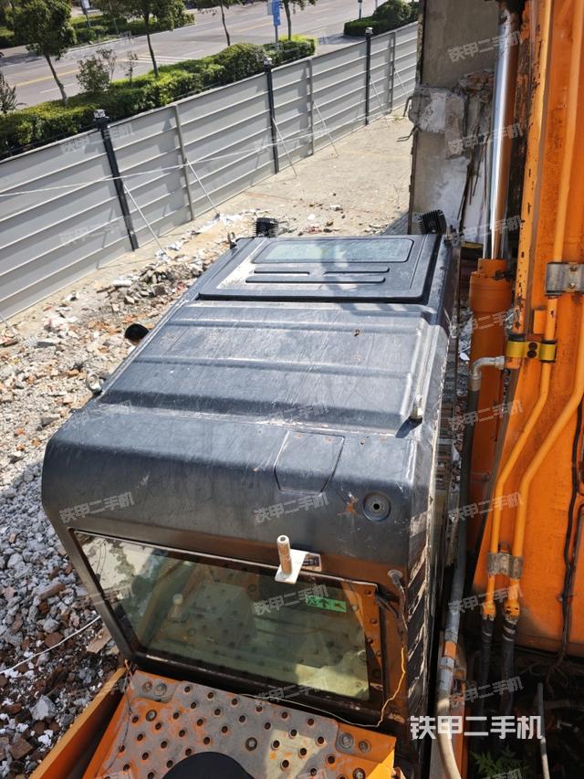 駕駛室頂部俯視（上車(chē)部件）