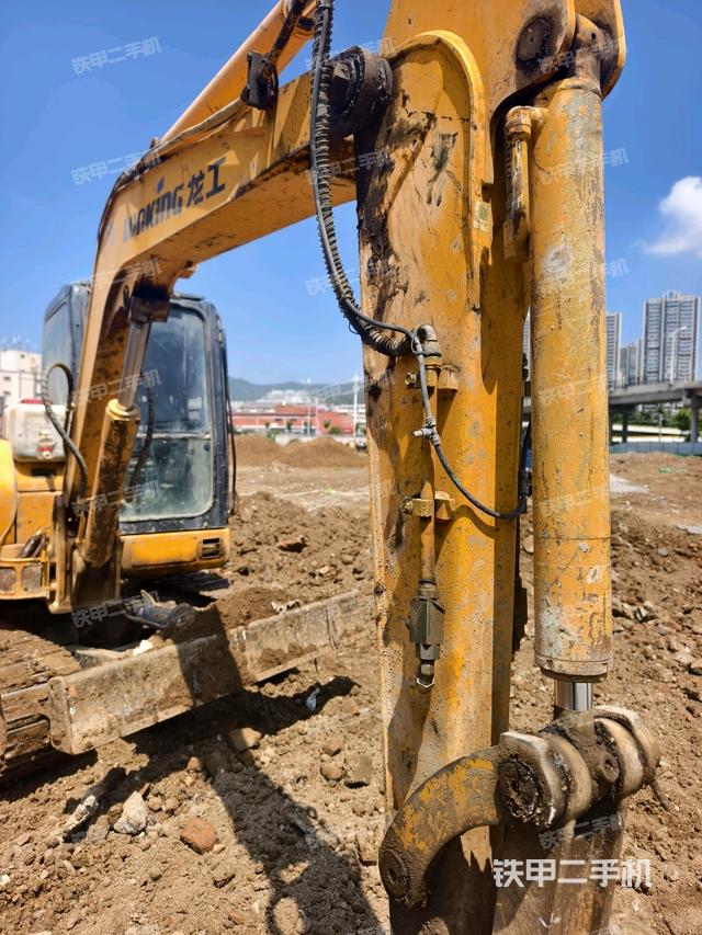 小臂整体右前（工作和回转装置）