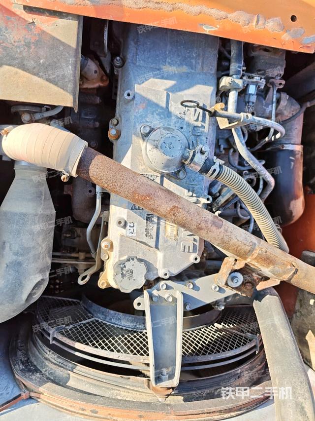 發(fā)動(dòng)機(jī)室（上車部件）