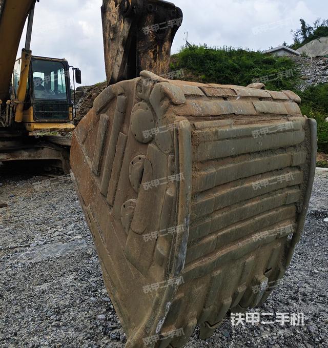 鏟斗右后整體（工作和回轉(zhuǎn)裝置）