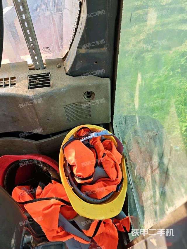 后窗玻璃角標(biāo)（駕駛室部分）