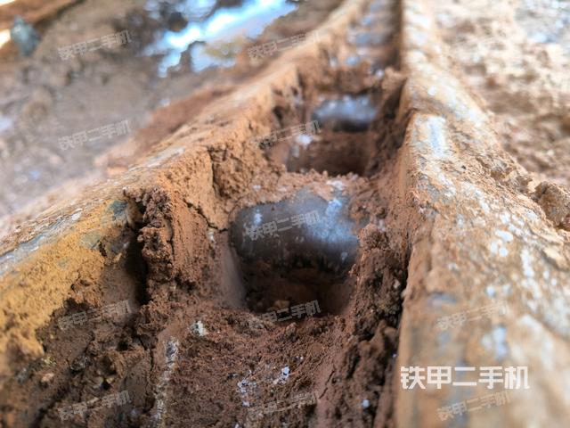 右側(cè)履帶整體（行走機(jī)構(gòu)）