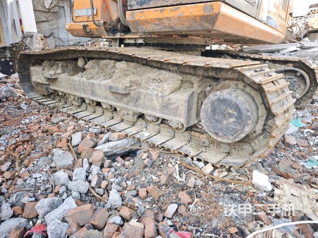 左側(cè)履帶整體?（行走機(jī)構(gòu)）