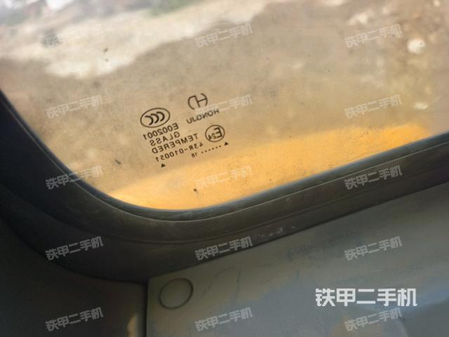 后窗玻璃角标（驾驶室部分）