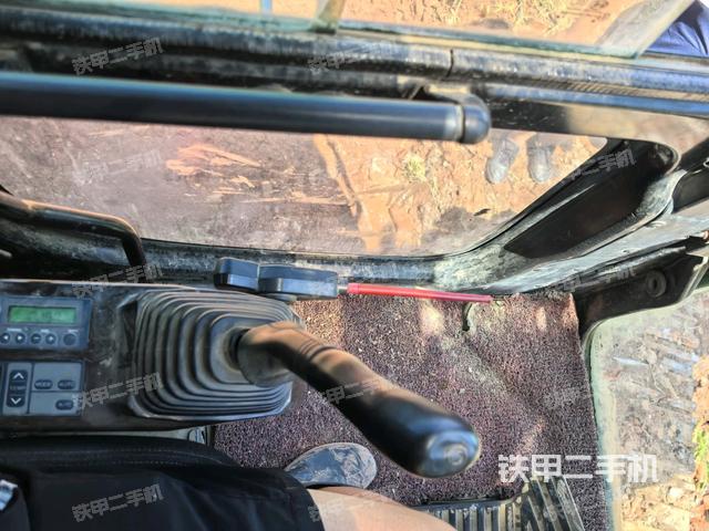 座椅左侧控制台/音响/含左手柄（驾驶室部分）