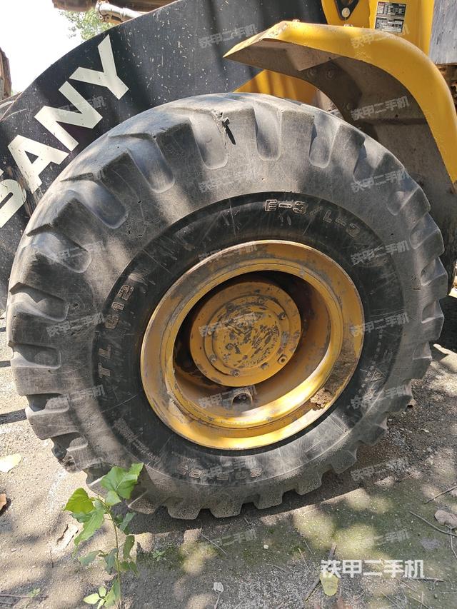 右前輪（行走機(jī)構(gòu)）