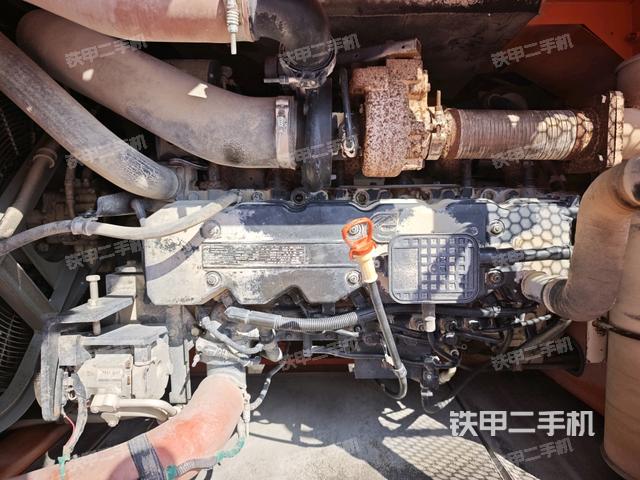 發(fā)動(dòng)機(jī)室（上車(chē)部件）