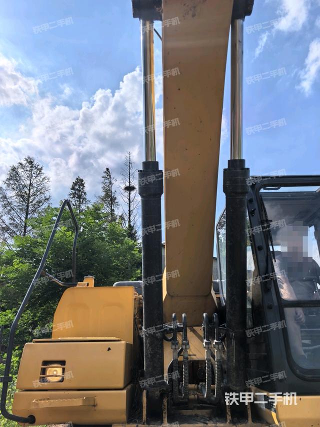 大臂油缸整體?豎拍（工作和回轉(zhuǎn)裝置）