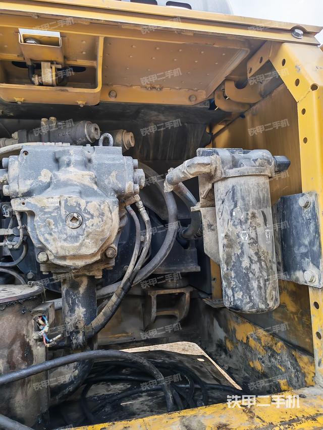 液壓泵斜45?左（大件艙室）