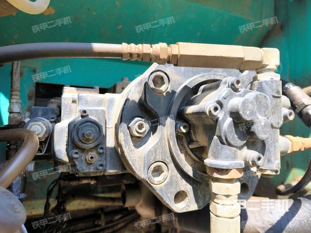 液壓泵斜45?右（大件艙室）