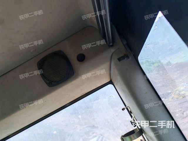 后窗玻璃角標（駕駛室部分）