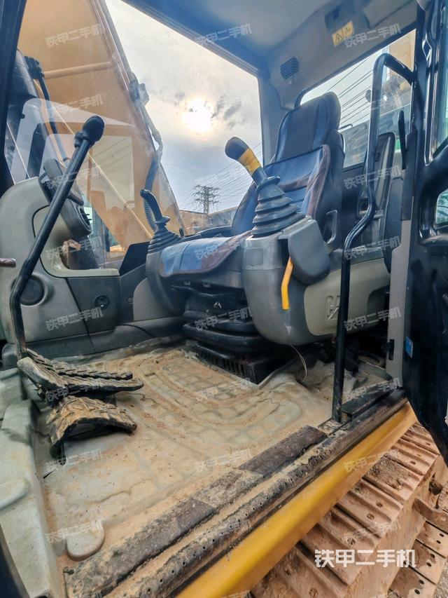 驾驶室整体（整机外观）